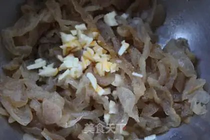 Make # Scrambling seafood # step 5