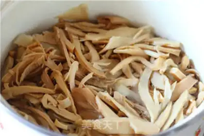 Make Water and meat step 1