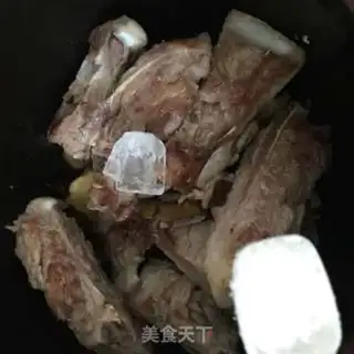 Make Red burning pork bones step 3