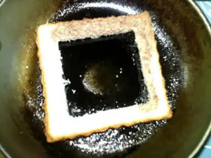 Make Egg toast step 3
