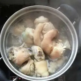 Make Red pig hoof step 2