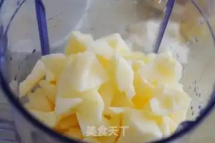 Make Apple pineapple shake step 3