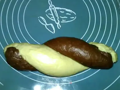 Make Coco-colored toast step 17