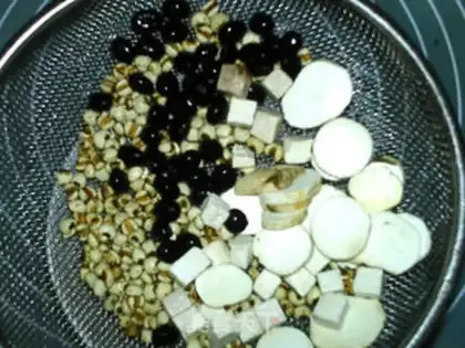 Make Wet kidneys, black soy step 1