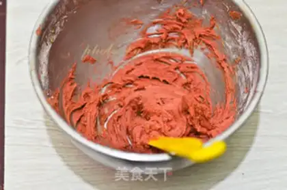 Make Red velvet cracker step 5
