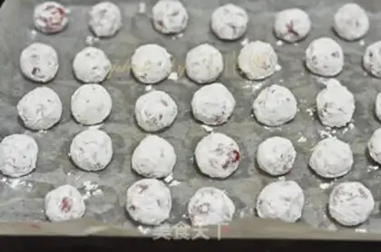 Make Red velvet cracker step 9