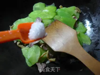 Make Onion egg pineapple step 5