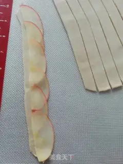 Make Apple roses step 6