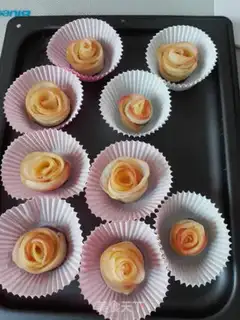 Make Apple roses step 8