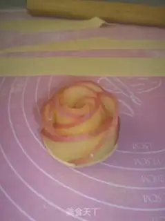 Make Apple roses step 9