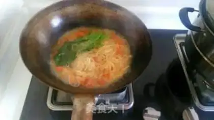 Make A bowl of hot noodles step 4