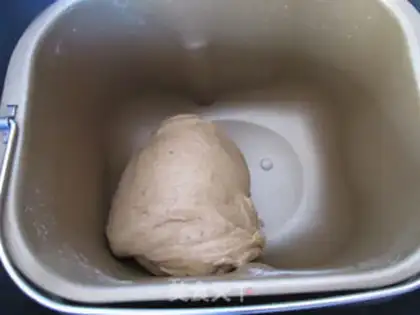 Make walnut pine baby snack step 5