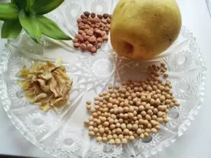 Make Almond lilies step 0