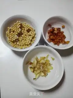 Make Almond lilies step 1