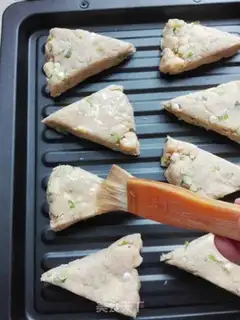 Make Onion cheese scone step 7