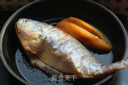 Make The big yellow fish step 3