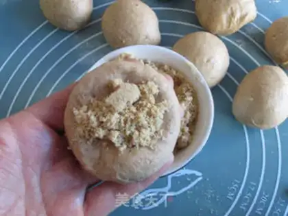 Make walnut pine baby snack step 12