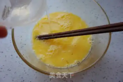Make Shrimp steamed eggs step 2