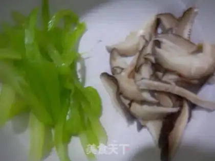 Make Frozen face of mushrooms step 1