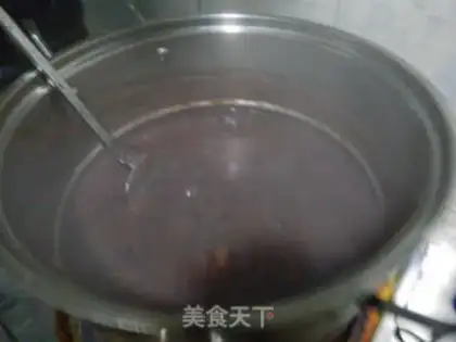 Make The lilies, the black rice congee step 1
