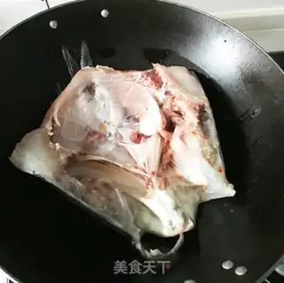 Make Fish-head soup pan step 3