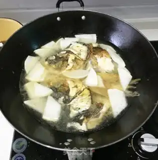 Make Fish-head soup pan step 5