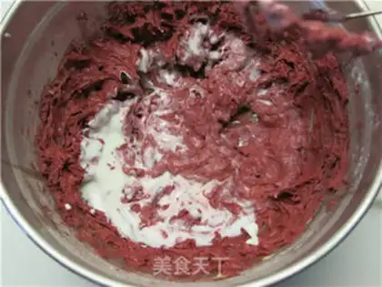 Make Red velvet cream cake step 7
