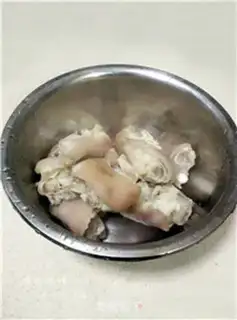 Make Clean up the pig hoof step 2