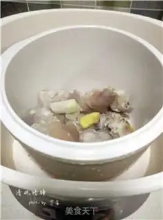 Make Clean up the pig hoof step 3