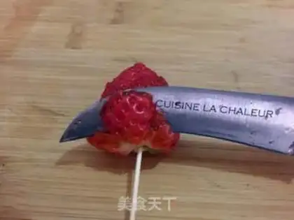 Make Strawberry roses step 0