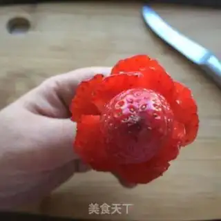 Make Strawberry roses step 3