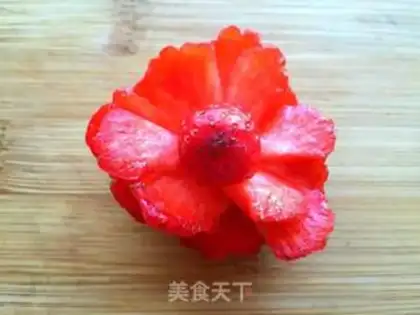 Make Strawberry roses step 4