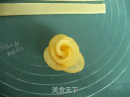 Make Apple roses step 11