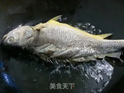 Make A rich, peaceful and dry yellow fish step 3
