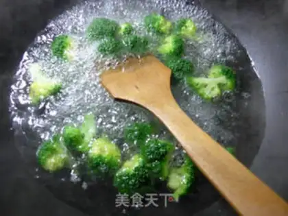 Make Shrimp with broccoli step 1