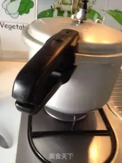 Make A walnut stew for a chicken step 2