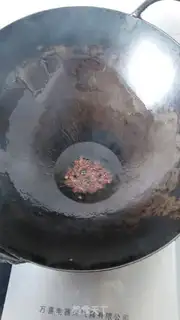 Make Pepper chopping fish pants with noodles step 14