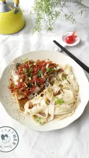 Make Pepper chopping fish pants with noodles step 16