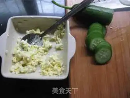 Make cucumber egg sandwich step 2