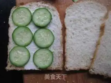 Make cucumber egg sandwich step 4