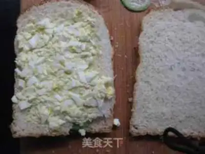 Make cucumber egg sandwich step 5