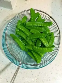 Make Weenie fried Dutch beans step 2