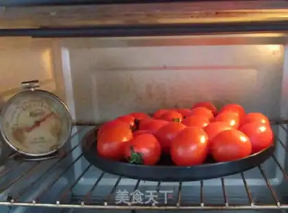 Make Roller Garlic Roast Tomato step 1