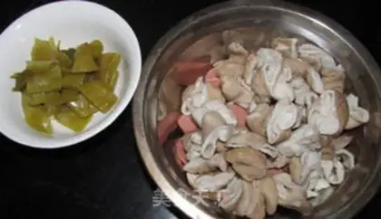 Make Sour sauce, greasy intestines step 0
