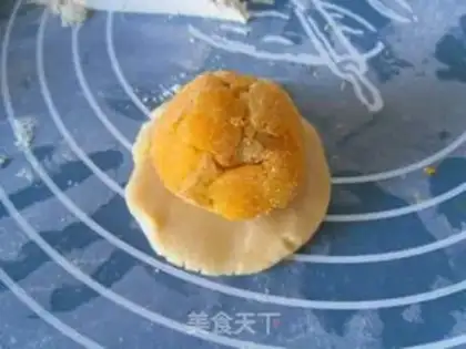 Make Pumpkin mooncake step 7
