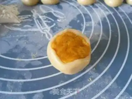 Make Pumpkin mooncake step 8