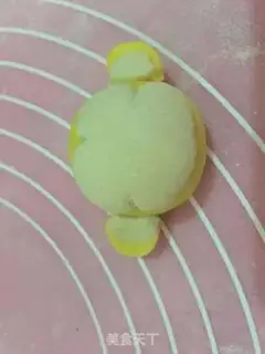 Make Pumpkin monkey buns step 2