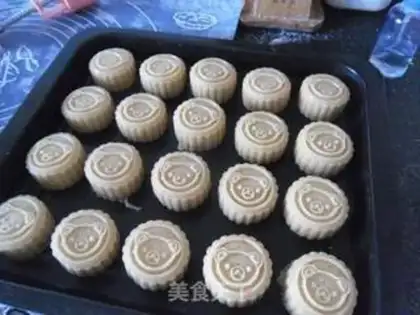 Make Pumpkin mooncake step 14