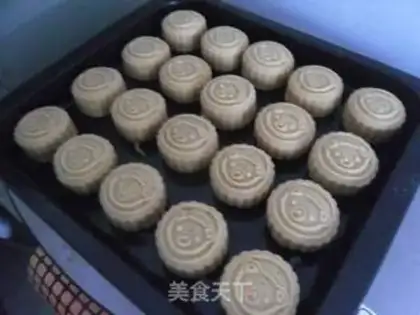 Make Pumpkin mooncake step 16