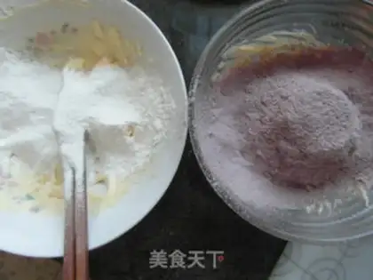 Make A heart-to-heart cookie step 4